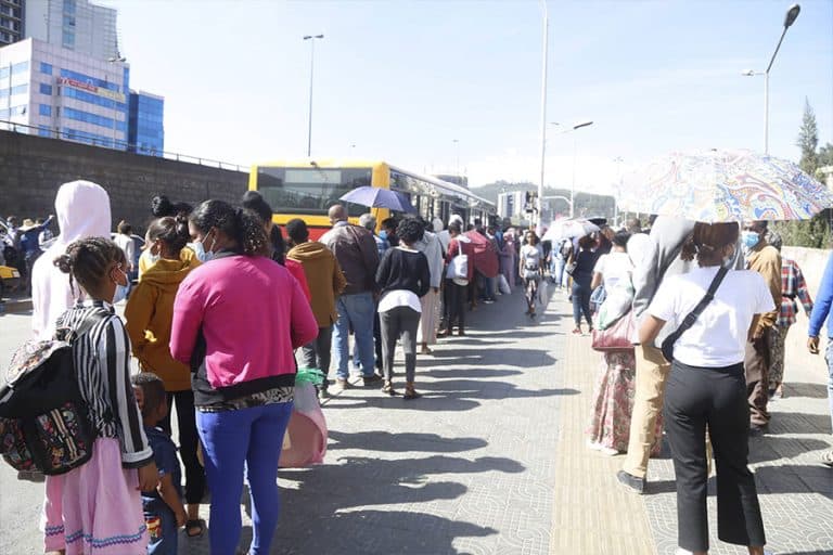 Monday Breakfast Stories: Queues Everywhere